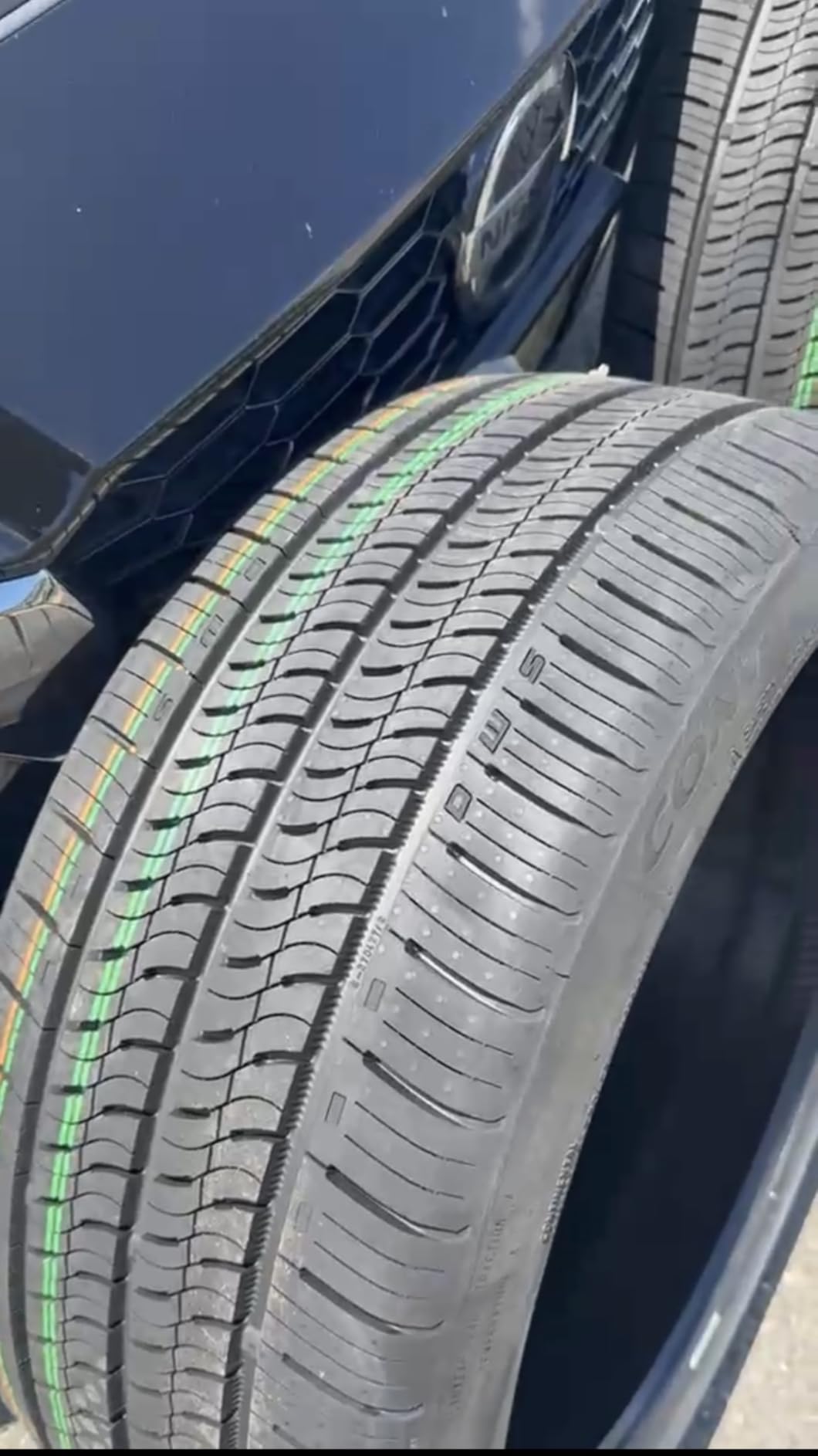 Continental TrueContact Tour 54 All Season 235/40R19 96V XL Passenger Tire customer photo 1