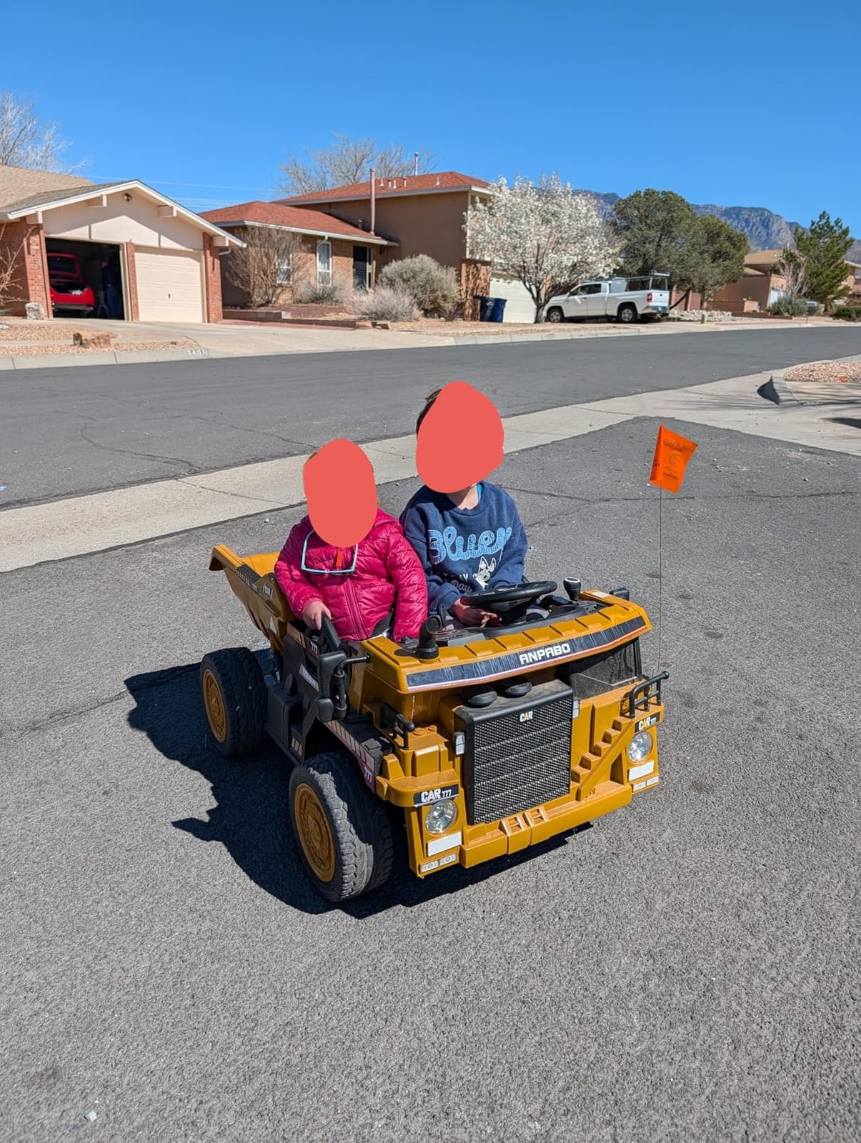 ANPABO 24V Ride On Dump Truck w/Electric Dump Bed, Remote, Yellow customer photo 2