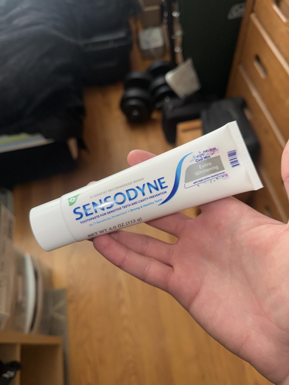 Sensodyne Extra Whitening Cool Mint Toothpaste - 4 Ounces, Pack of 4 customer photo 1