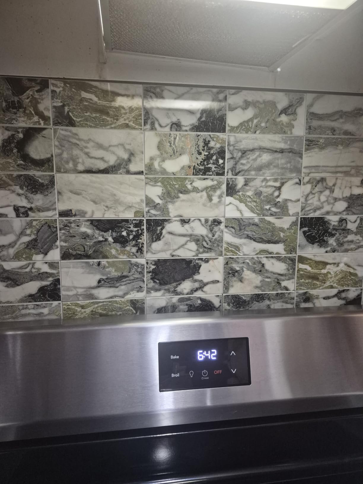 Vamos Tile 100-Piece Glossy Wooden Marble Grain Peel and Stick Backsplash Tile,3''x6'' PVC Subway Tile with White Grout, Stick on Backsplash for Kitchen/Bathroom/Fireplace customer photo 1