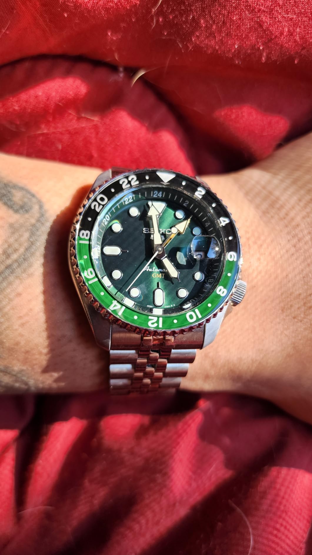 SEIKO 5 Sports SKX GMT Automatic Green Dial Sprite Bezel Men's Watch SSK035 customer photo 1