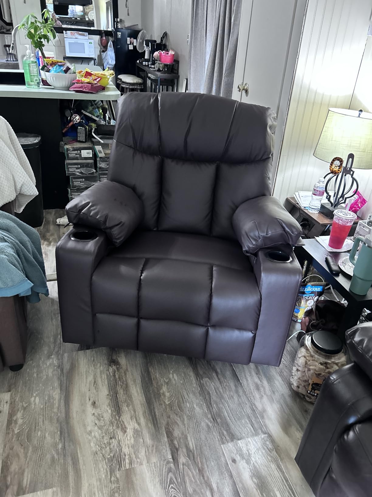 Bonzy Home Oversized Swivel Rocker Recliner, Rocking Recliner Chair, Black customer photo 2