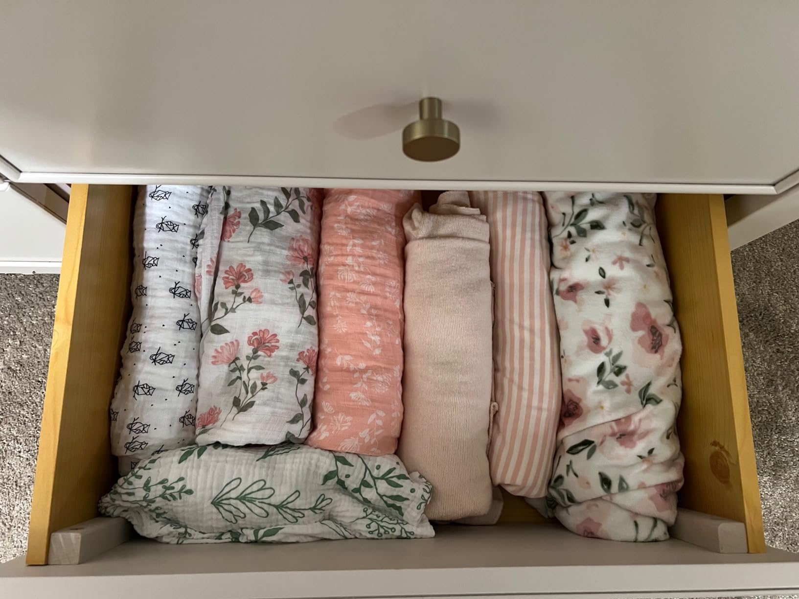 Graco Sasha 3-Drawer Chest with Changing Table Topper, Sage customer photo 1