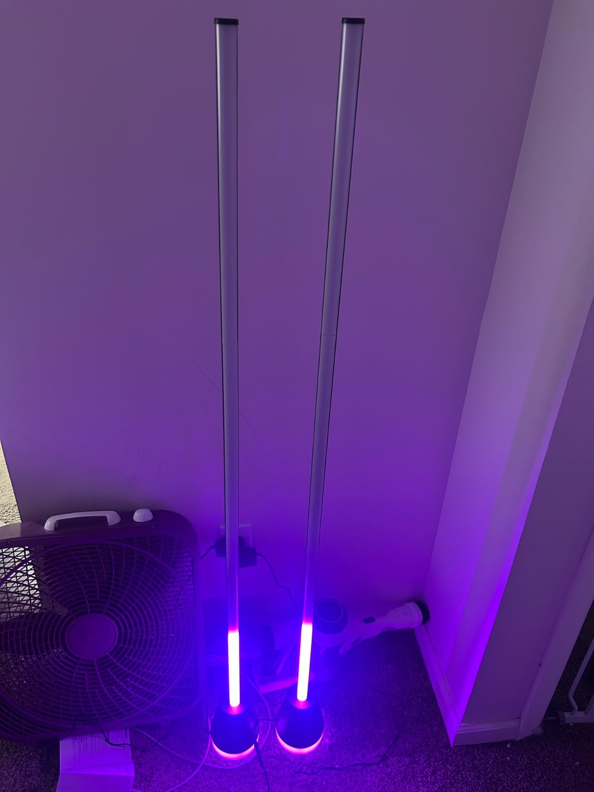 Keepsmile Smart RGB LED Corner Floor Lamp,172 LEDs Bright Standing Lamps for Living Room with APP and Remote,Modern Floor Lamp with Music Sync and 16 Million Colors, Ambient Lighting for Bedroom customer photo 1