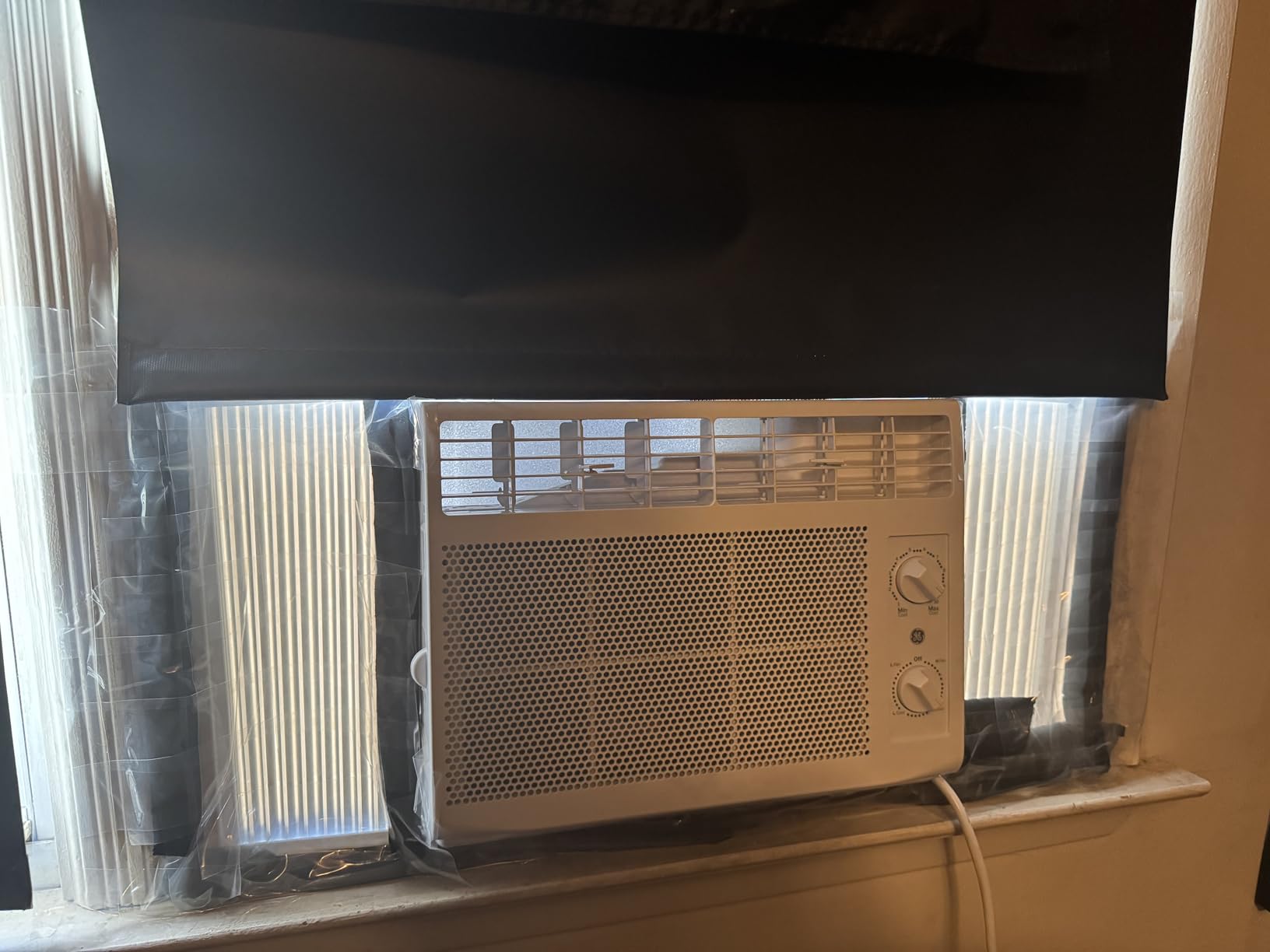 GE Window Air Conditioner 5,000 BTU AC Unit for Small Spaces up to 150 sq ft with Manual Controls & 2 Cooling Modes, Easy Install Kit, White customer photo 1
