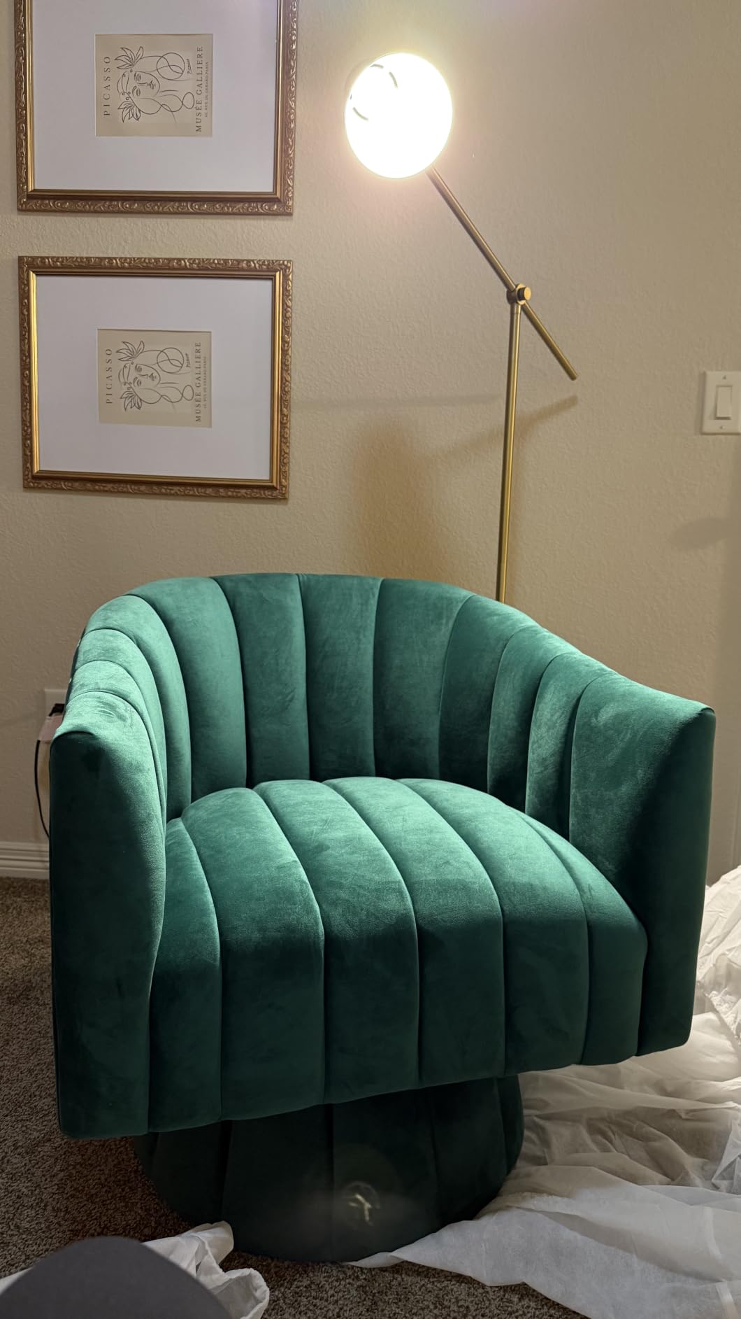 Dewhut Swivel Barrel Accent Chair, Velvet Reading Armchair, Beige, Set 2 customer photo 2