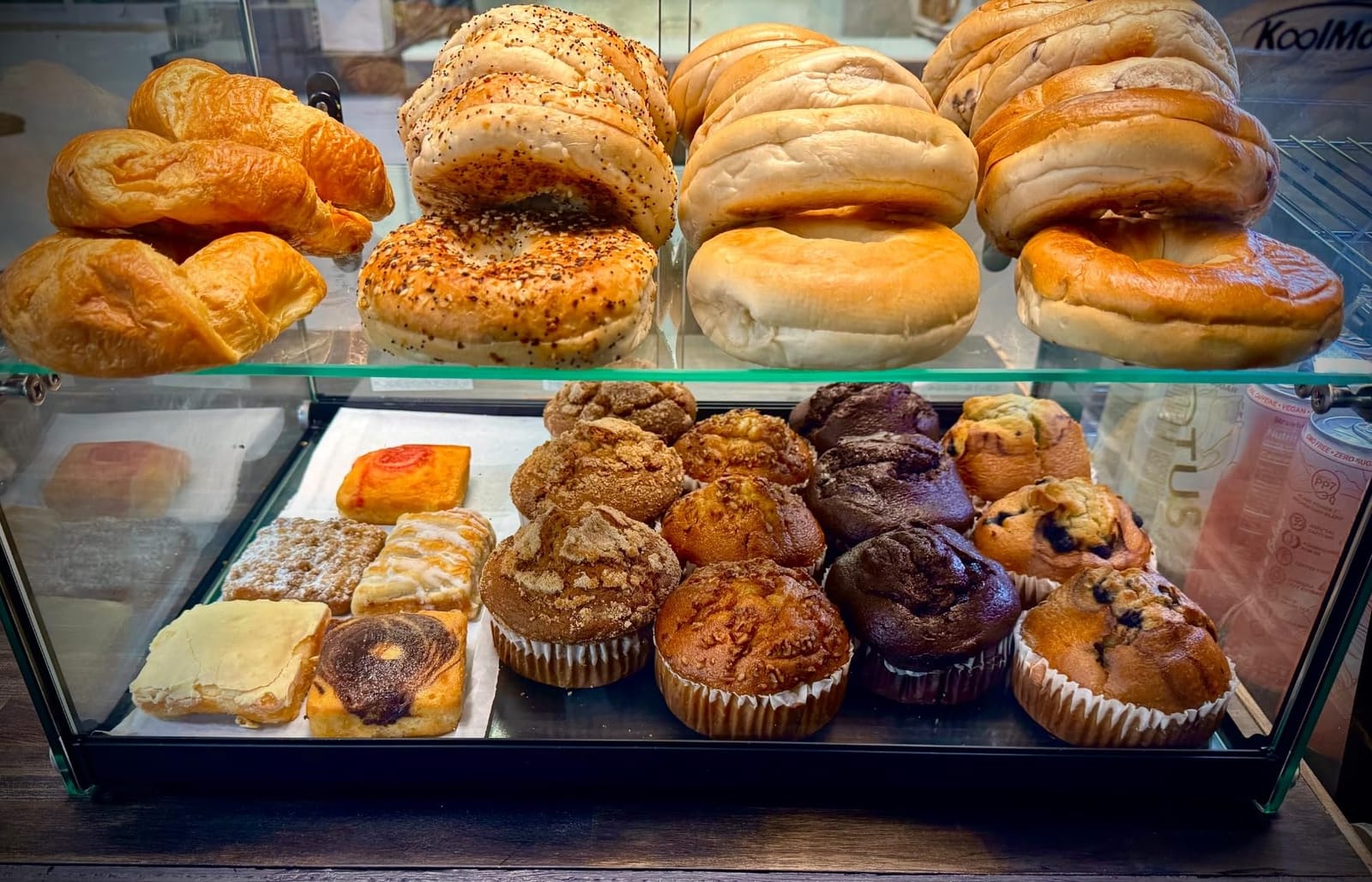 KoolMore 33 in. 2 Tiered Pastry Display Case with Glass Shelf and Sliding Door, 3.2 cu. ft. Capacity, ETL Listed (KM-DC-3CSBK) customer photo 2
