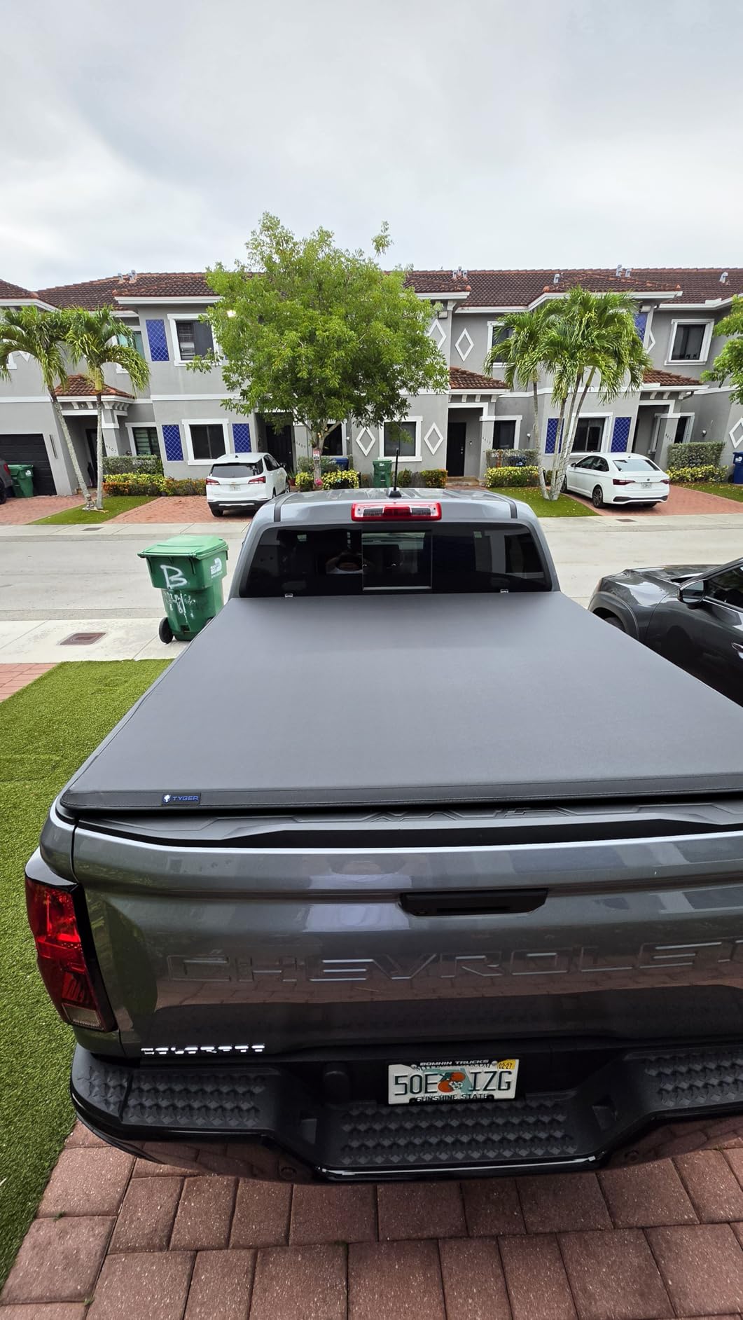 Tyger Auto T3 Soft Tri-fold Truck Bed Tonneau Cover Compatible with 2023-2026 Chevy Colorado GMC Canyon | 5'1
