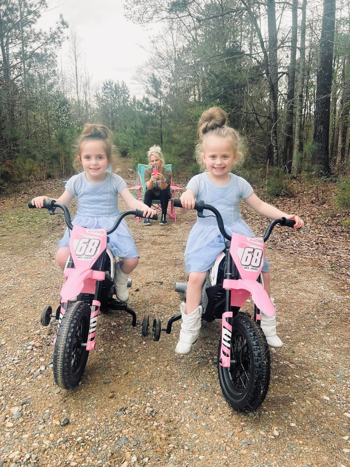 Qaba Kids Dirt Bike with Twist Grip Throttle 12V for Toddler Music Pink customer photo 1