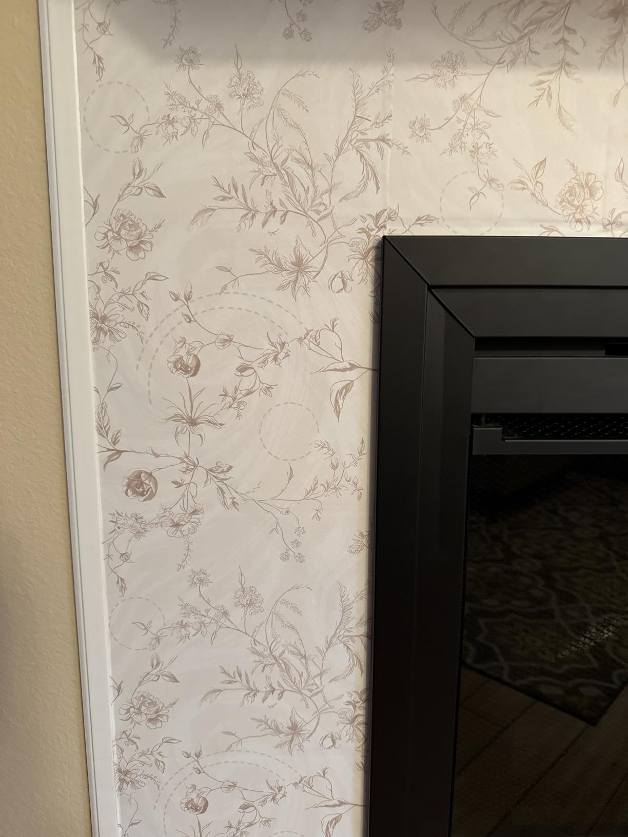 Peel and Stick Wallpaper Floral Vintage Stick on Wall Paper Beige French Textured Contact Paper for Cabinet Removable Self Adhesive Wallpaper Vinyl Roll Shelf Deco, 17.3x78.7in customer photo 1