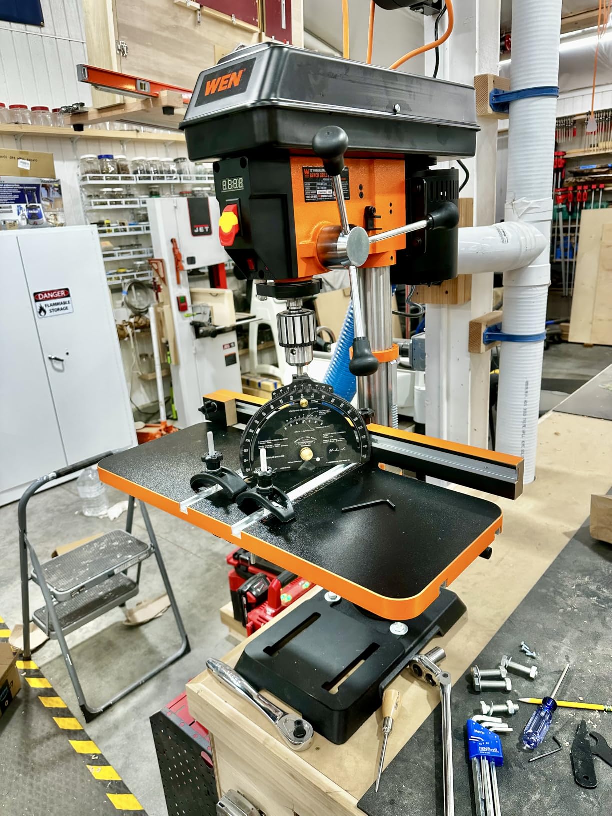 WEN 12-Inch Benchtop Drill Press, 6.2-Amp Variable Speed Motor with Cast Iron Construction, Laser and LED Work Light (DP1263V) customer photo 1