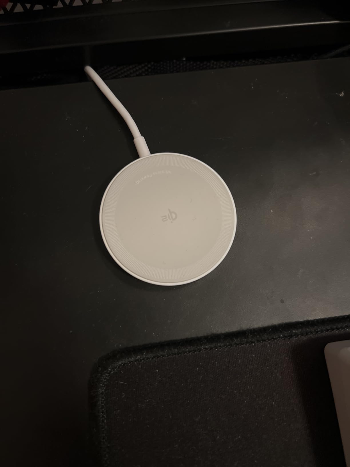 Anker Zolo MagSafe-Compatible Wireless Charger with Qi2 15W Fast Charging customer photo 2