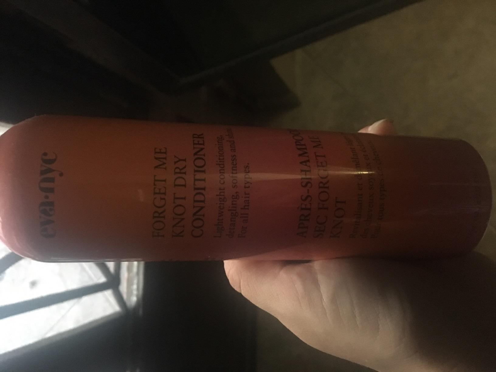 Eva NYC Freshen Up Invisible Dry Shampoo, Cleansing for Women of All Hair Types, Non Toxic with Argan Oil & Rice Starch, GMO-Free, Leaves No White Residue, 5.3 oz customer photo 1