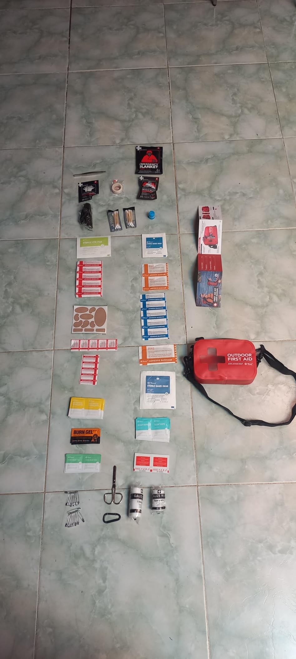 152 PCS Waterproof First Aid Kit, Portable Small Boat Dry Bag Bug Out Bags, Emergency Medical Kit Ideal for Boating, Camping, Fishing, Kayaking, Floating, Red customer photo 2