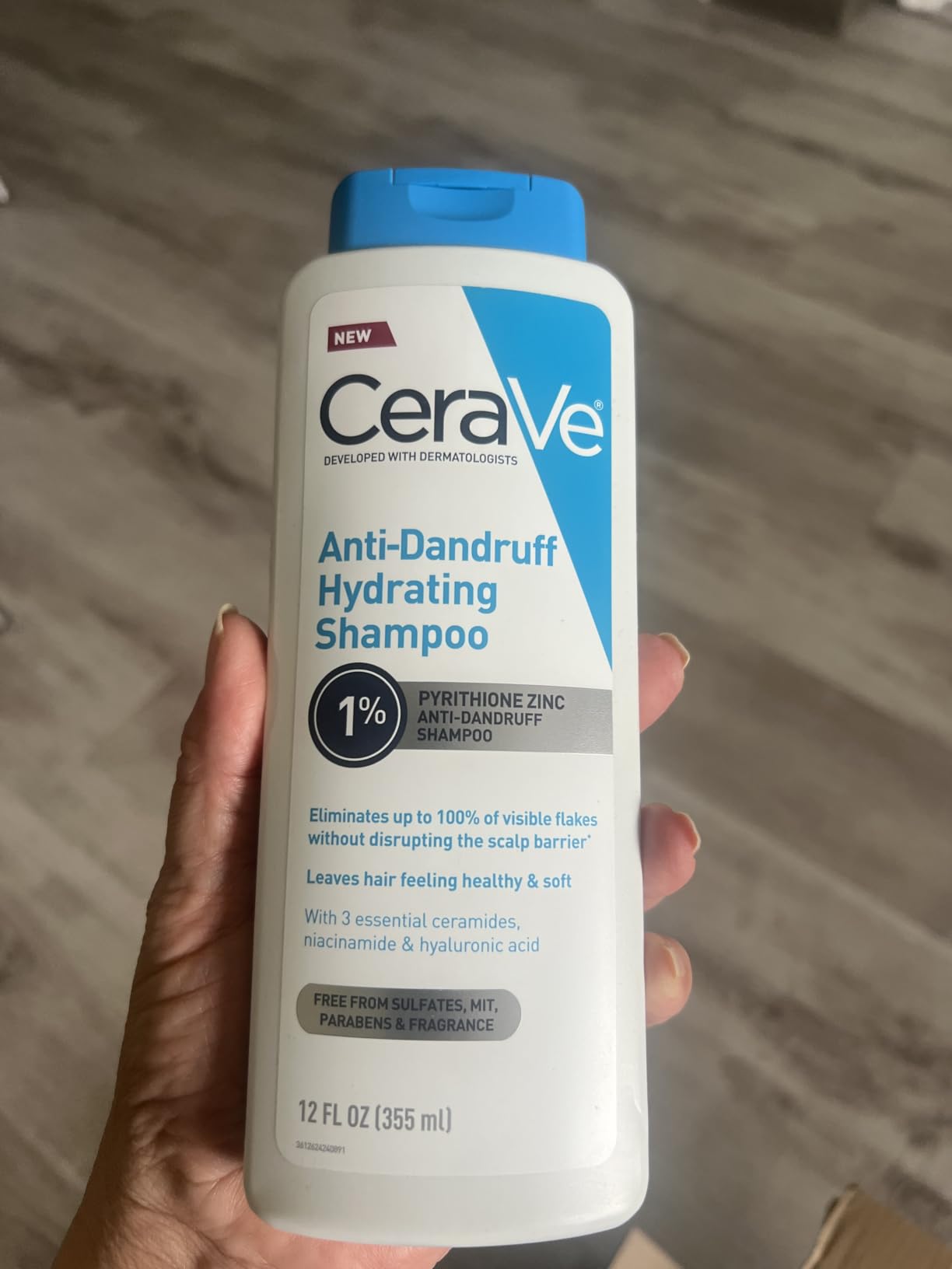 CeraVe Hydrating Anti Dandruff Shampoo, Itchy Scalp Treatment, 12oz customer photo 1