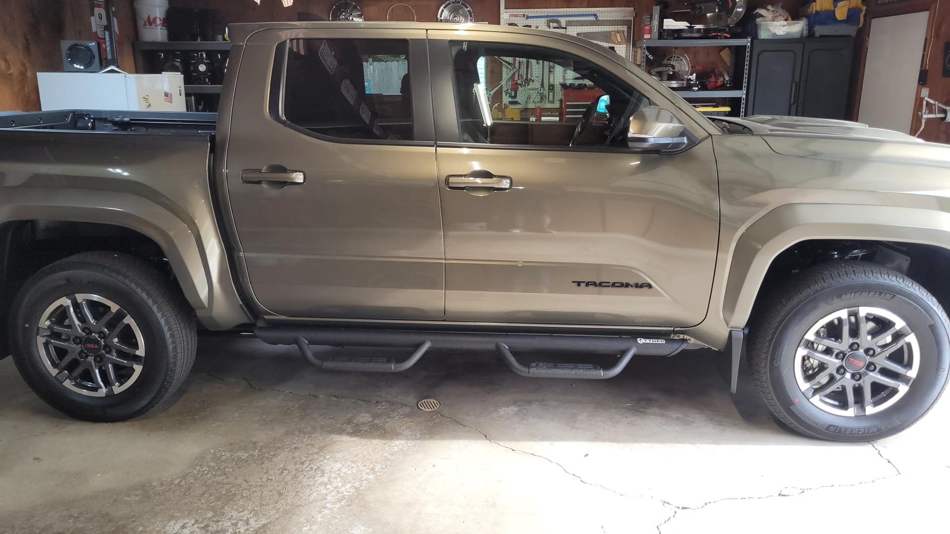 Tyger Auto Tyger Access Running Boards Compatible with 2024-2026 Toyota Tacoma (Fits Hybrid) | Double Cab | TG-AS2T24003 | Textured Black Drop Step Rail customer photo 2
