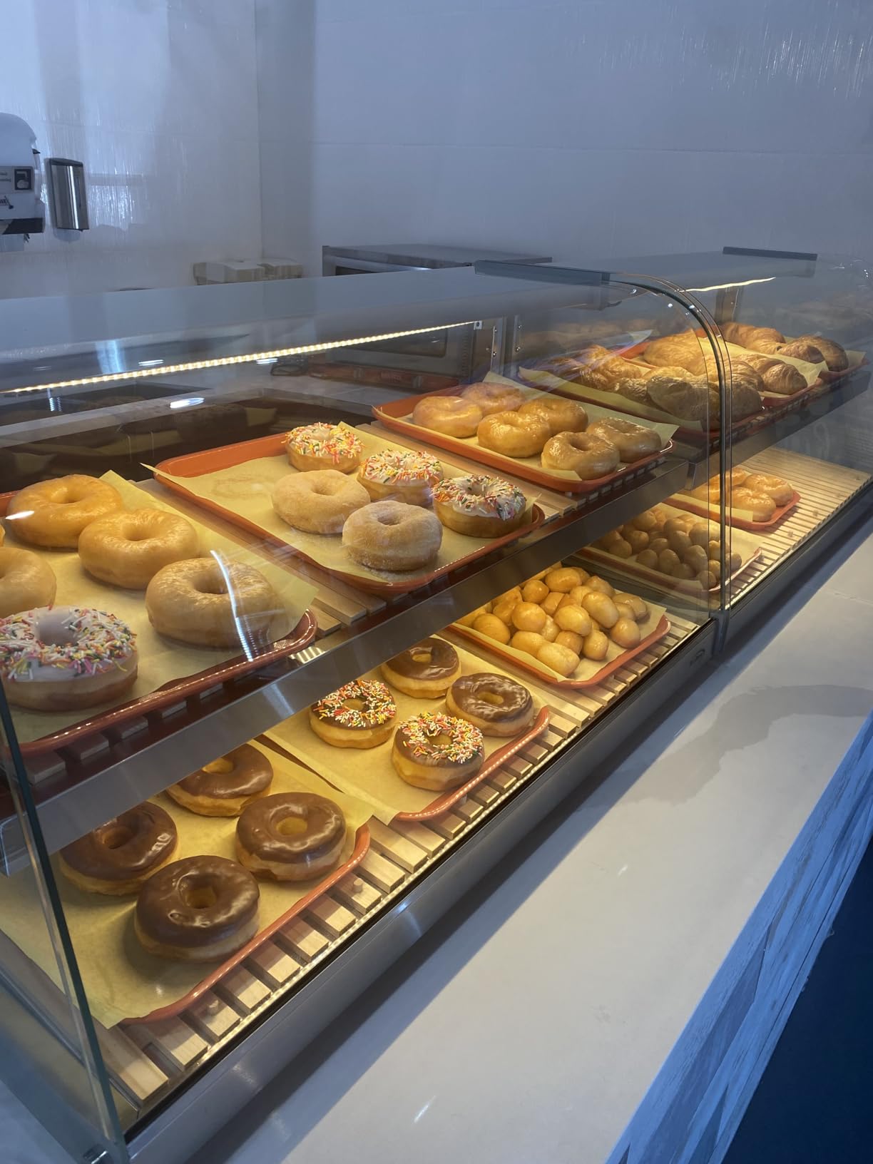 KoolMore 40 in. Glass Countertop Dry Bakery Display Case with Two Shelves and Bamboo Trays customer photo 2