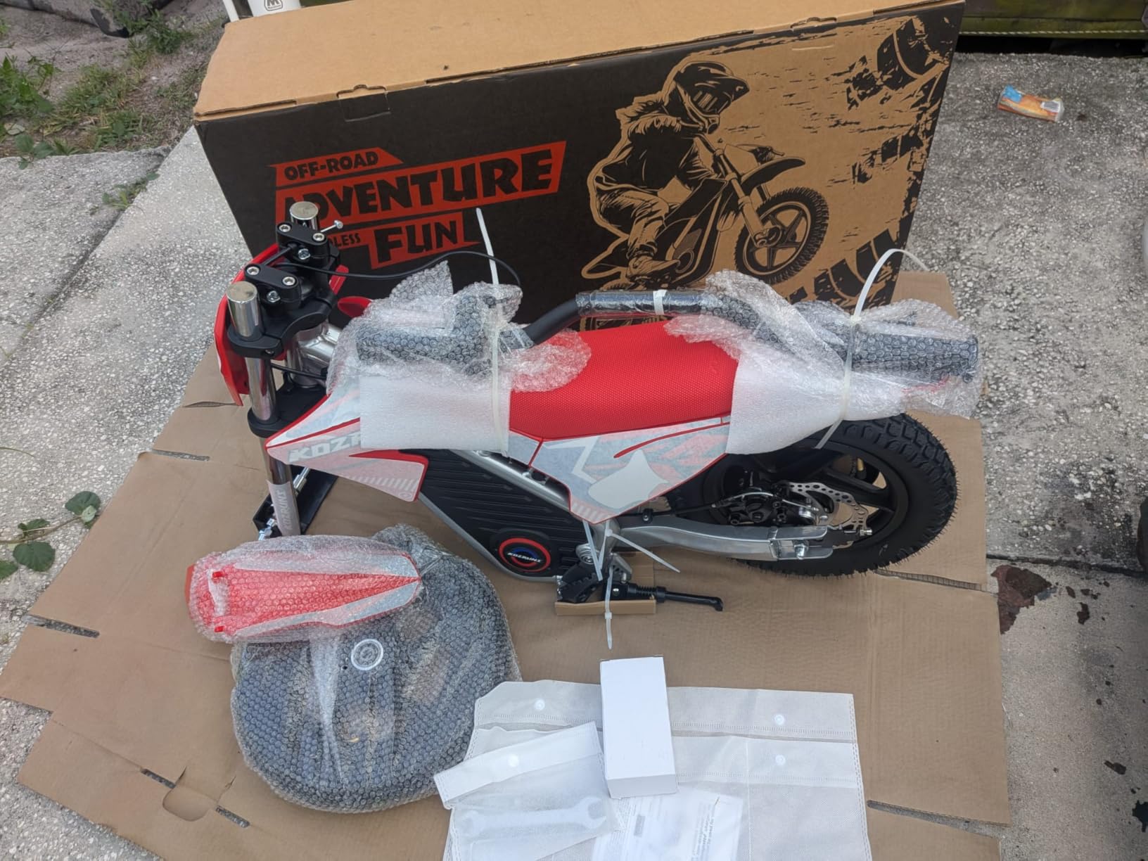 AIII Kids Electric Dirt Bike, 24V 150W, 8 MPH, 12-Inch, Ages 2-5 customer photo 2