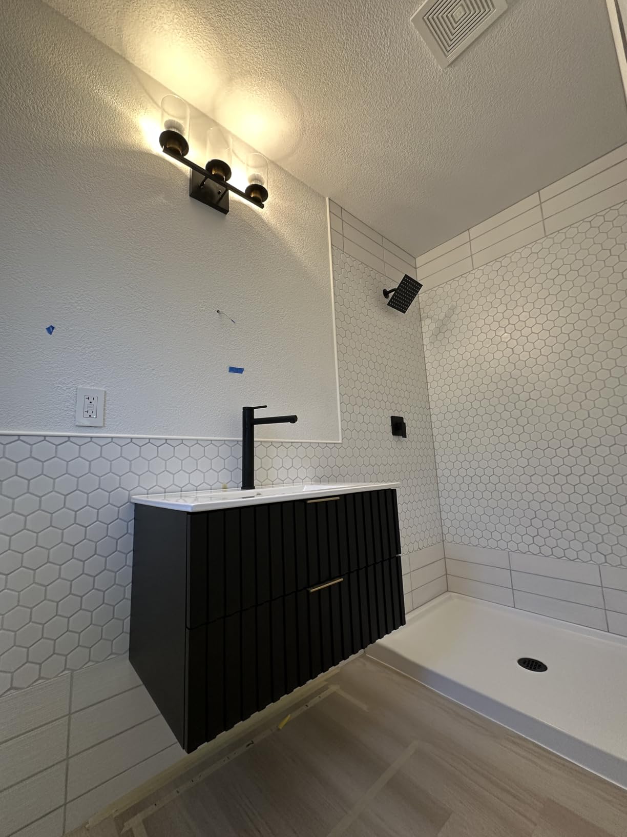 ONBRILL 30 Inch Floating Bathroom Vanity with Integrated Ceramic Sink customer photo 1