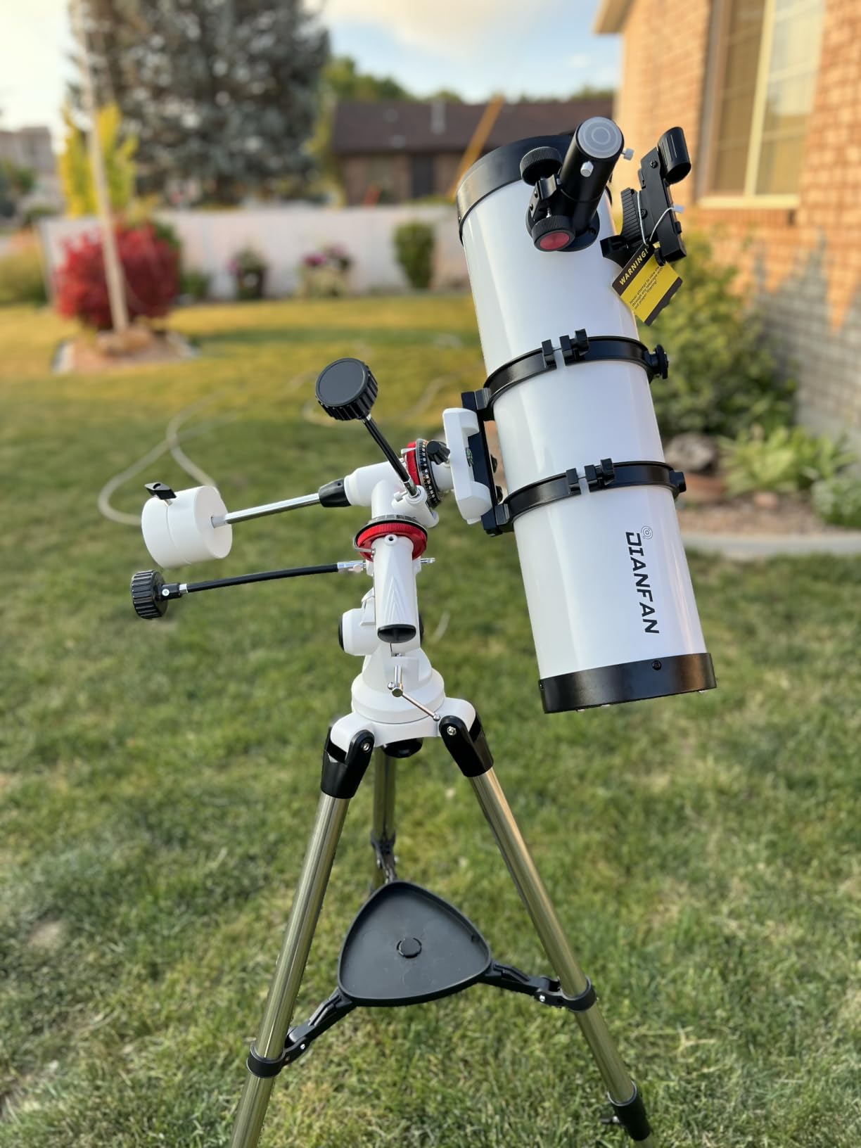 Dianfan 150EQ Professional Astronomy Telescope for Adults High Powered customer photo 1