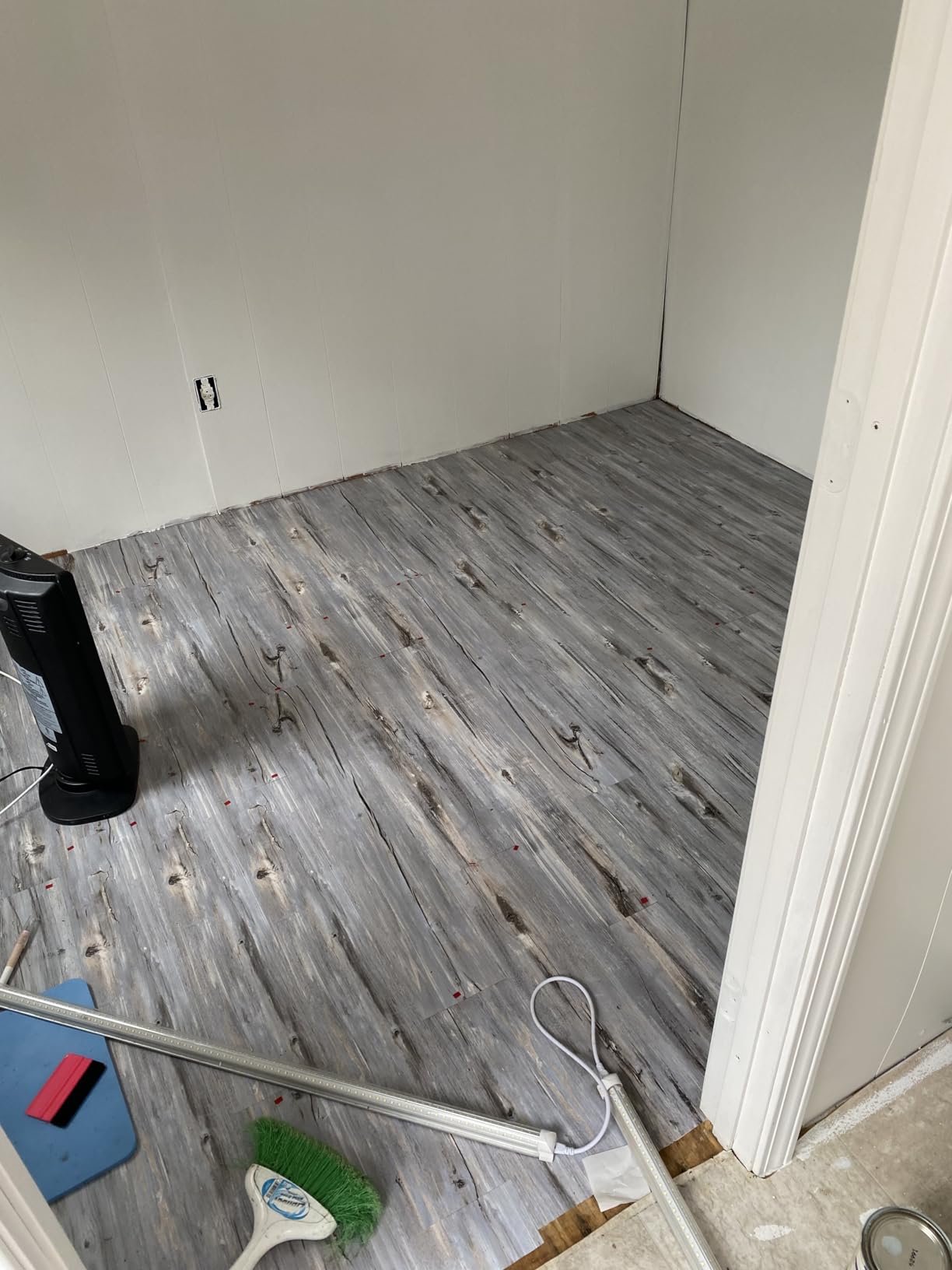 Art3d Wood Textured Peel and Stick Vinyl Floor Tiles, 40-Pack, Dust Grey customer photo 1