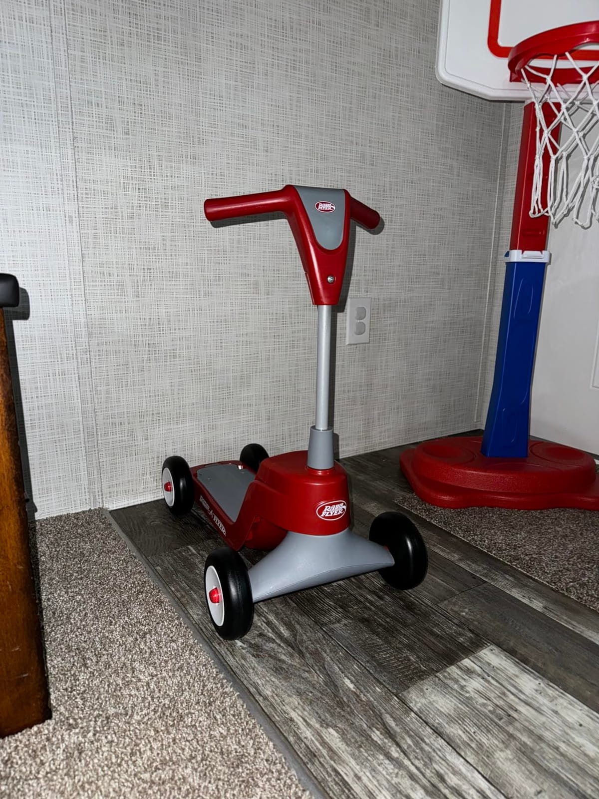 Radio Flyer Scoot 2 Scooter, Blue/Red/Pink, for Kids Ages 1-4, Ride On Toy or 4-Wheel Kids Scooter, Durable Wheels and Frame, Converts Easily with Flip Deck, Toddler Ride On Toys (Amazon Exclusive) customer photo 2