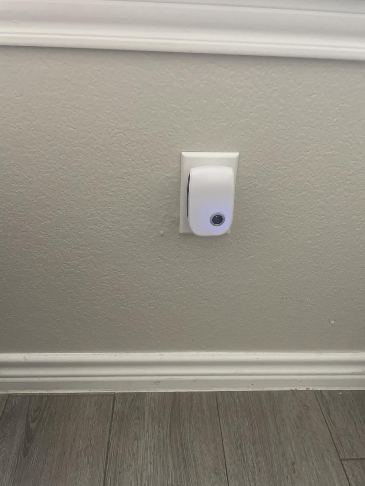 2026 Upgraded Ultrasonic Pest Control Repeller, Indoor Mouse Repellent for Rat, Mice, Rodent, Roach,Cockroach, Insect, Mosquito Electronic Plug in Pest Control 6 Packs customer photo 1