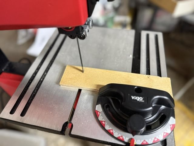 9 Inch Benchtop Band Saw for Woodworking, 2.8A Portable Bandsaw customer photo 1