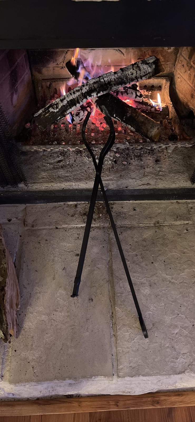 Tangkula 5-Pieces Fireplace Tool Set, 4-in-1 Indoor Outdoor Fire Place Set Tools with Poker, Tongs, Brush, Shovel and Round Stand, Metal Firepit Tool Set with Aluminum Handles, Black customer photo 2