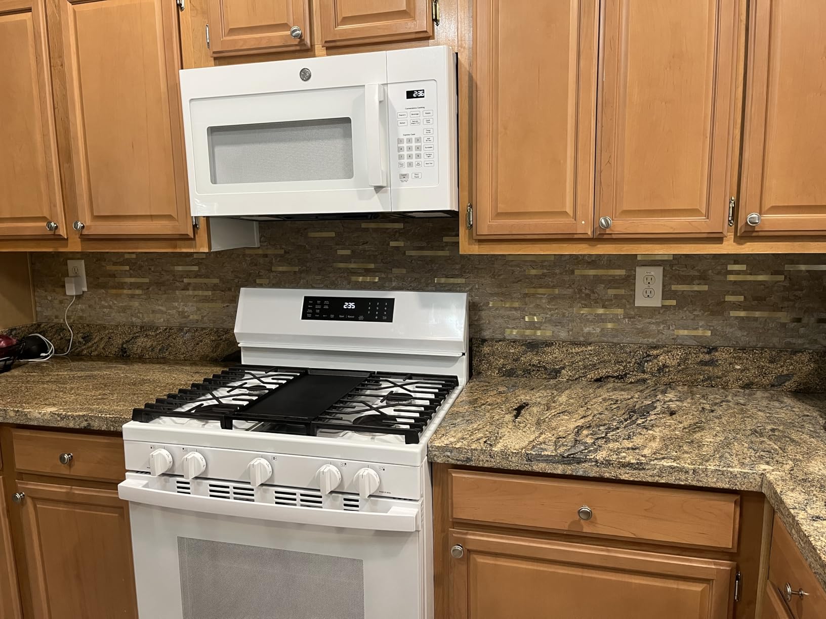 DICOFUN 20 Sheets White Marble Peel and Stick Backsplash Tile, Faux Stone PVC Mixed Metal Stick on Backsplash Kitchen Wall Tiles customer photo 1