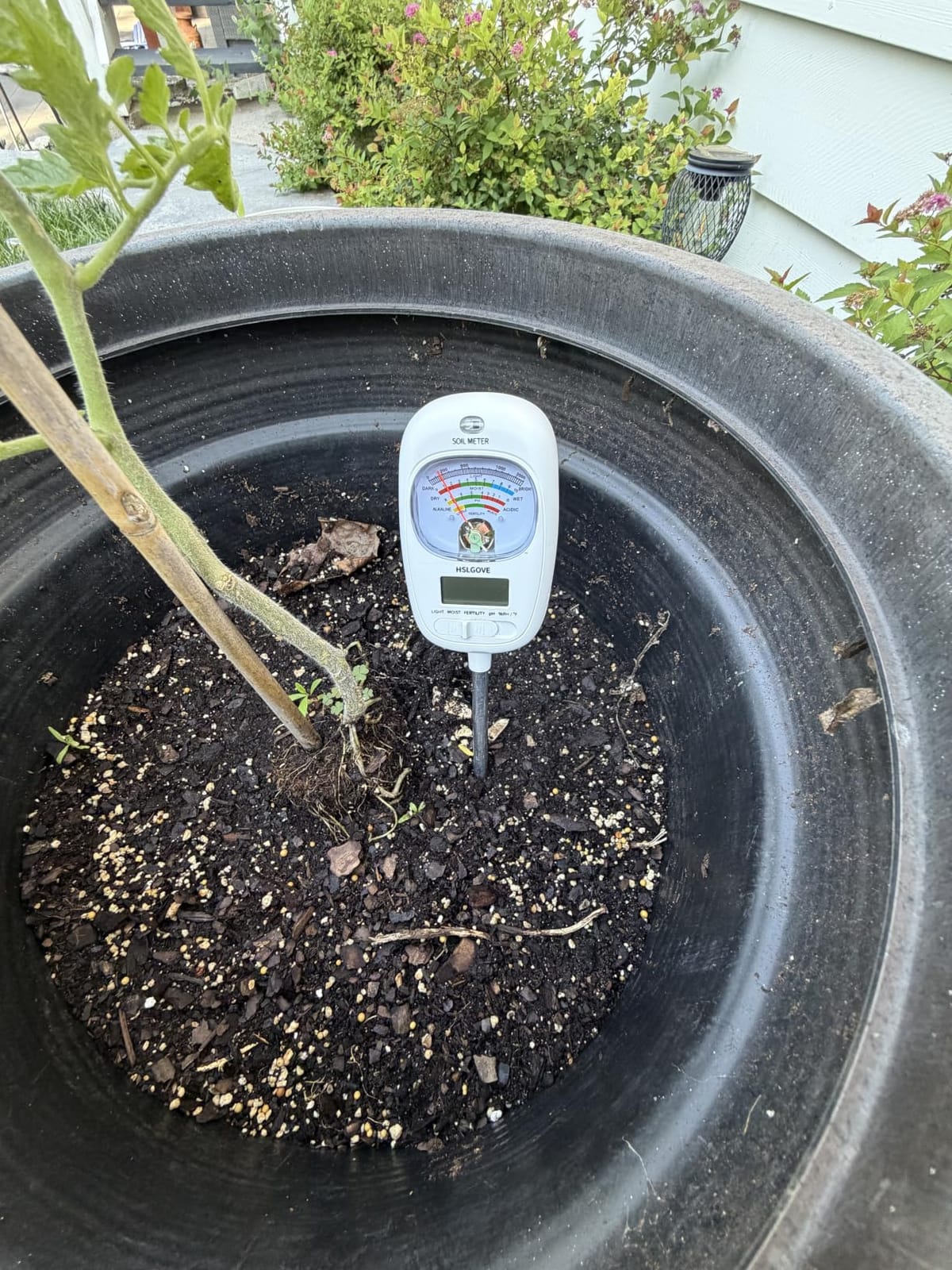HSLGOVE Soil Test Kit, 7-in-One Soil Moisture Meter/Soil PH Meter/Fertility, Dual Screen Soil Tester w/Digital Soil Temp/Air Temp&Humidity for Plants Gardening,Lawn,Farm Indoor&Outdoor-Lvory White customer photo 1