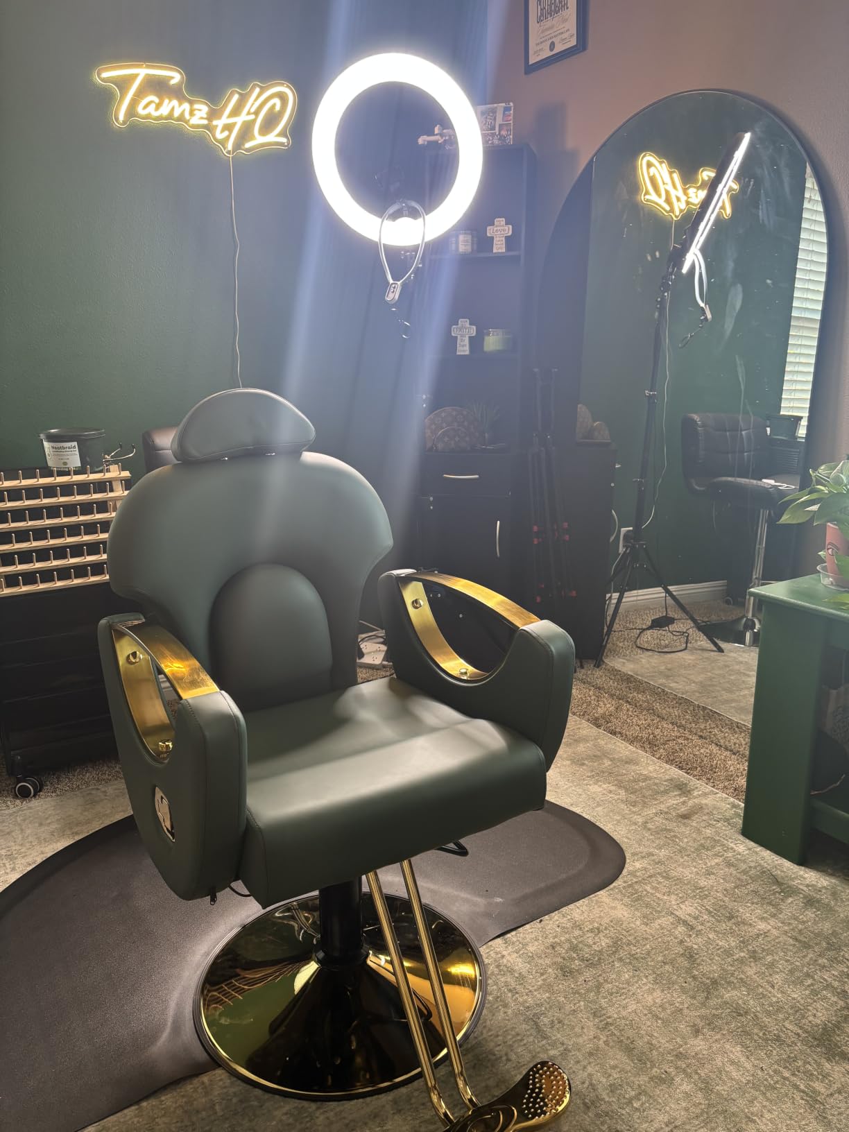 Salon Barber Chair, Reclining Salon Chairs for Hair Stylist, Hair Stylist Chair Heavy Duty Hydraulic Pump, 360 Swivel Styling Braiding Hairdresser Chair for Home Barbershop, Dark Brown customer photo 2