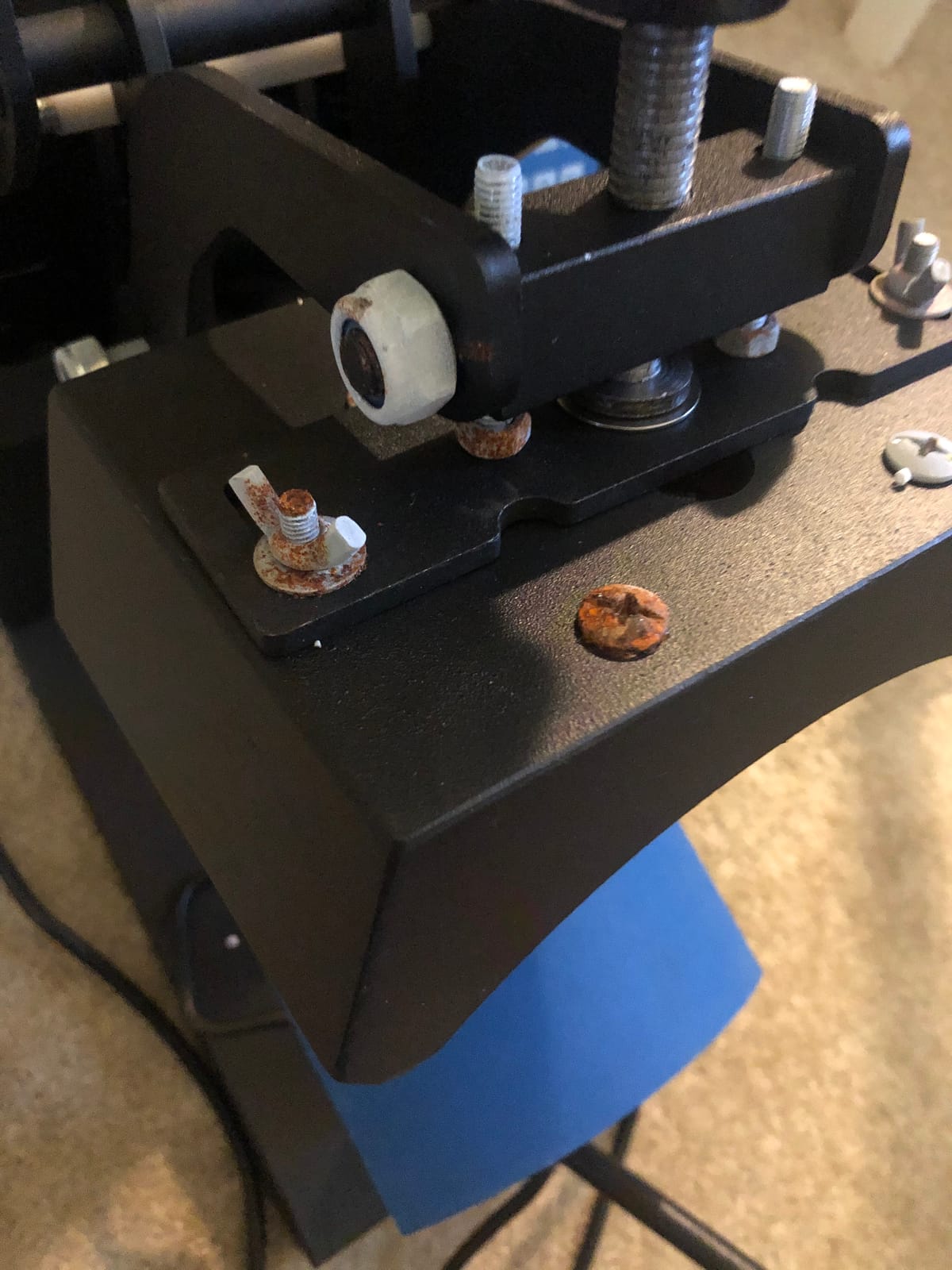 VEVOR Hat Heat Press Machine, 8.5 x 4 in Large Heating Plate, with Caps Stretcher, Precise Temperature & Time Control, Heat Press for Hats and Caps, for HTV Iron On and Sublimation Projects, White customer photo 2