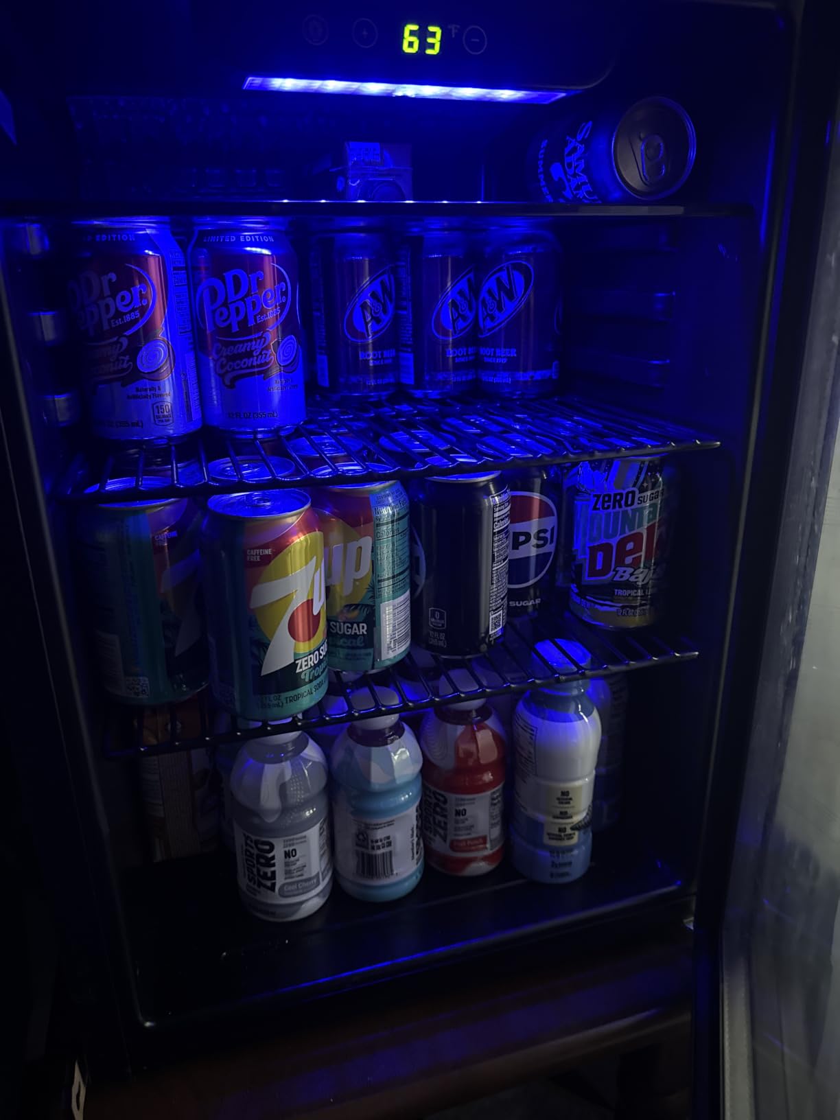 Icyglee 126 Can Mini Fridge, 3.2 Cu.Ft Beverage Refrigerator, NEW Black customer photo 2