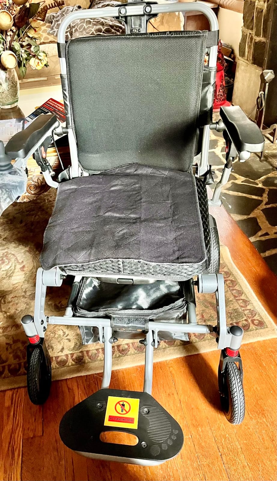 30lbs Ultralight Foldable 100% Carbon Fiber Electric Wheelchairs for Adults, Lightweight Folding Motorized Power Wheelchair with Dual Batteries and LCD Display, Portable Airline Approved Travel Chair customer photo 1