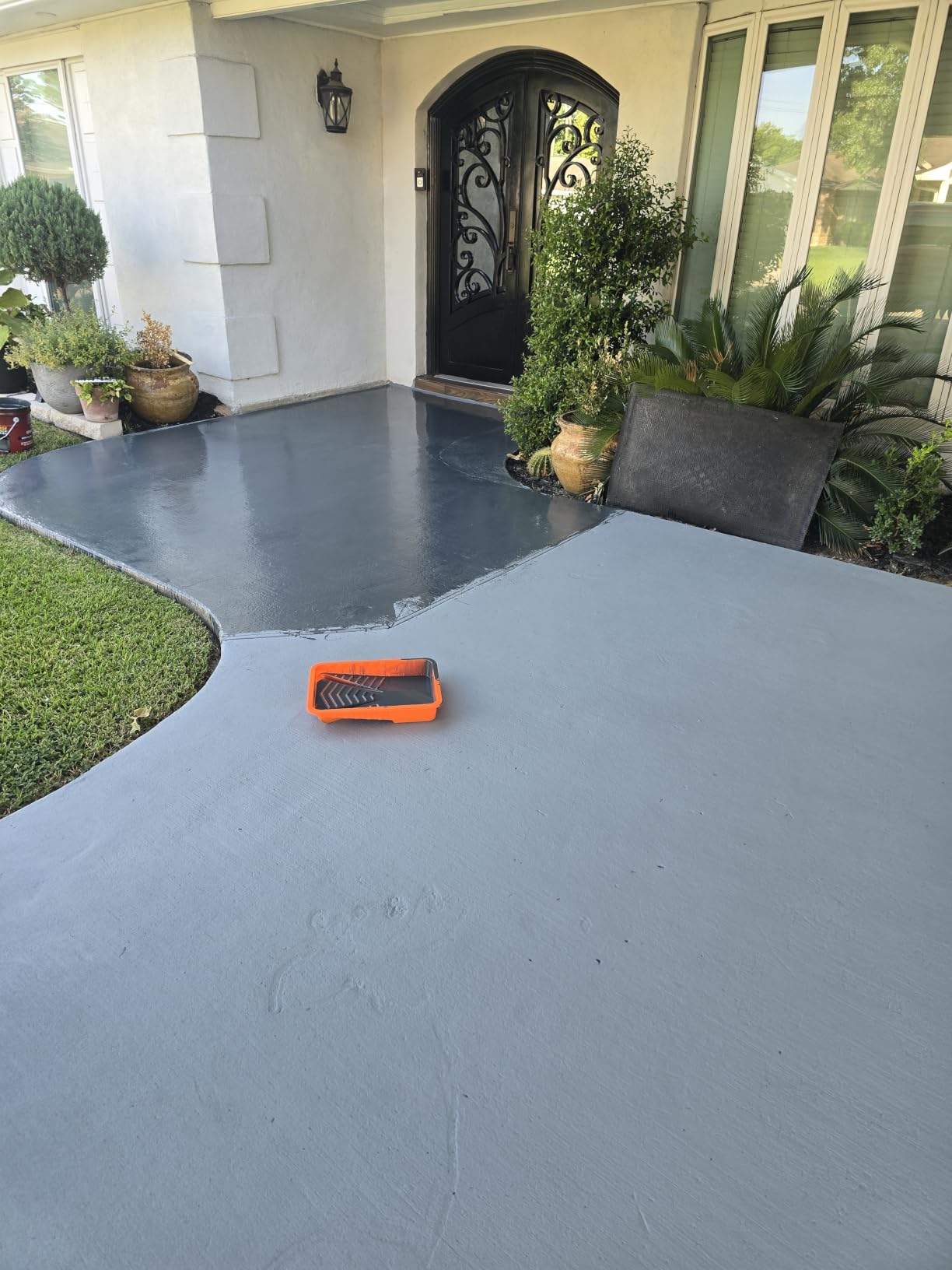4 Gallon Epoxy Floor Paint kit (Dark gray,High-gloss,800 sq.ft) -100% solids| 6H hardness|20-year durability| Compatible with decorative color flakes, Concrete coating for Garages,Basements, Wall. customer photo 2