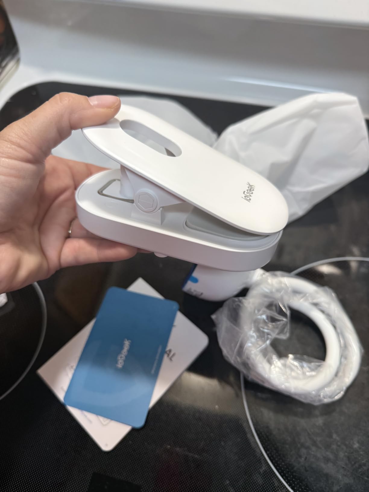 ieGeek Baby Monitor with Camera and Audio,No WiFi 5”Screen&2.4G WiFi App customer photo 1