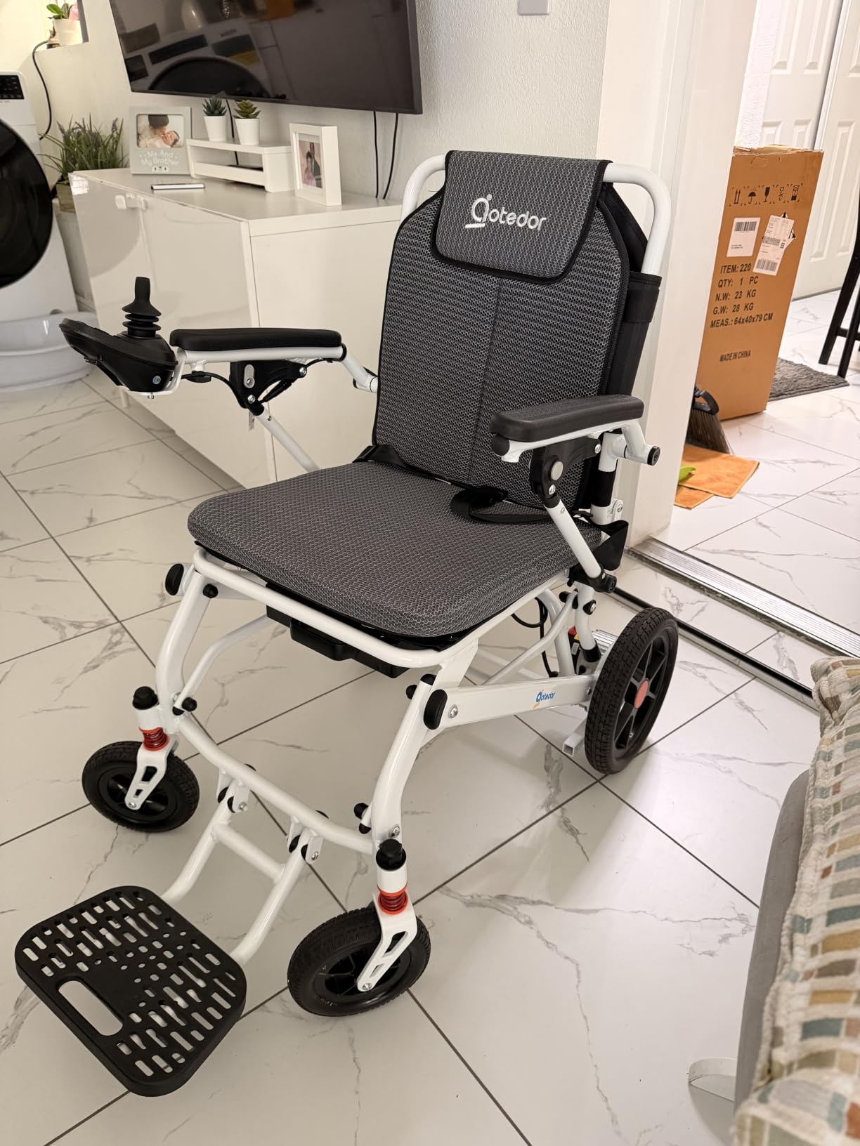 Aotedor Electric Wheelchairs for Adults,39 lbs Lightweight Foldable Power Wheelchair,Up to 15 Miles Range,Ergonomic Comfort Seat,Brushless Motors,Airline Approved Mobility Chair for Travel customer photo 2