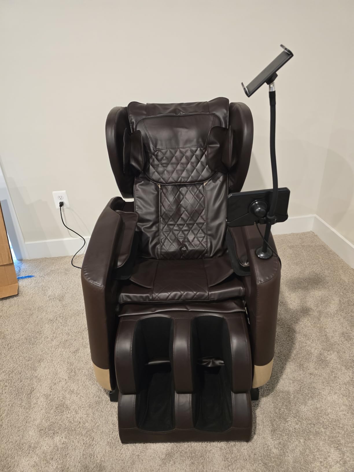 FURNIMAT Massage Chair Full Body Zero Gravity Recliner, 2026 Black Leather customer photo 1