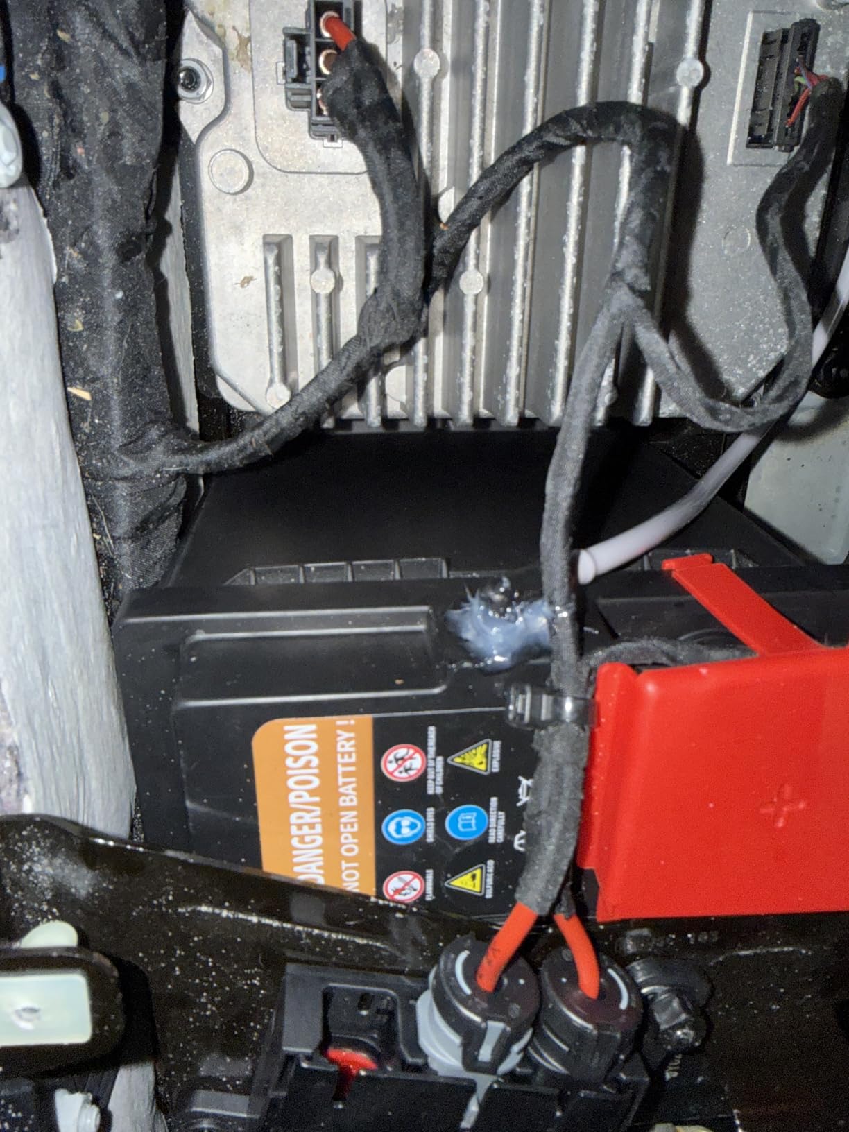 Weize Platinum AGM Battery BCI Group 96R Automotive Battery, 12V 52Ah, 90RC, 600CCA, 36 Months Warranty, Replacement for Car, SUV customer photo 2