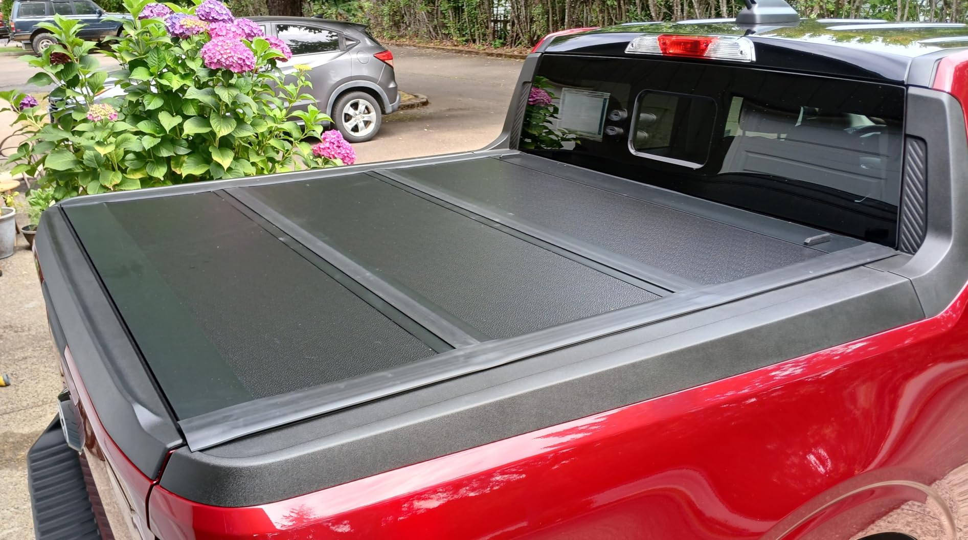 SKEXI Low Profile Truck Bed Tonneau Cover for Toyota Tundra 5.5ft Bed (66.7