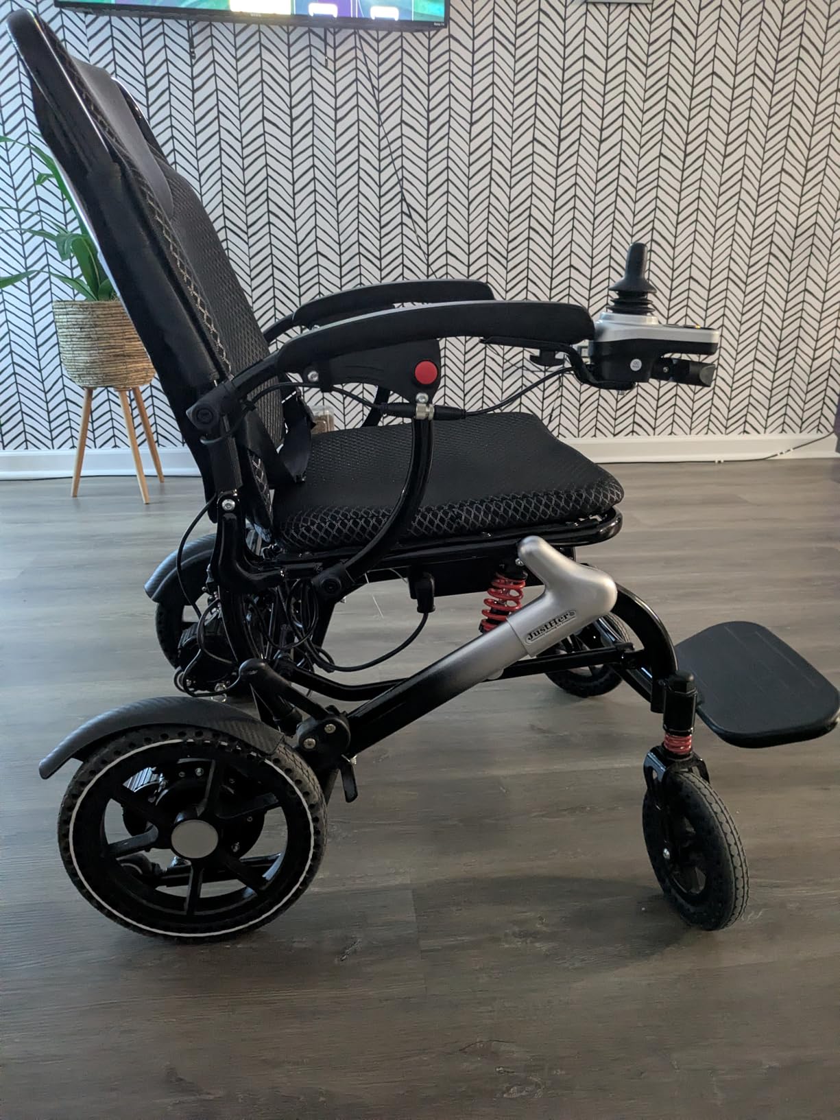 Electric Wheelchairs for Adults Foldable 36LBS Lightweight Frame, Airline Approval, 15 Miles Travel Range& 500W Brushless Motors Power Motorized for Seniors& Max Supports 350 LBS& LED Light-Red customer photo 1
