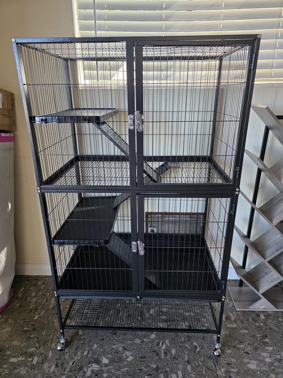 Prevue Pet Products 485 Feisty Ferret Home with Stand, Black Hammertone Small customer photo 1