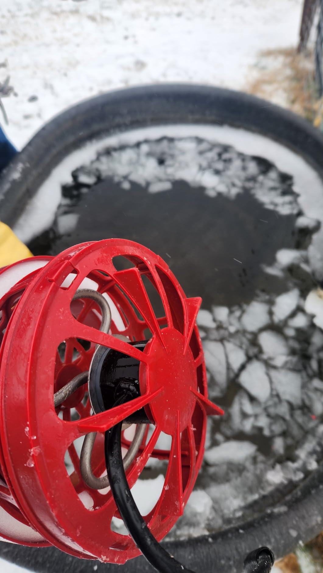 K&H Stock Tank Deicer, Pond Heater, 500W, Safety Listed, Red customer photo 2