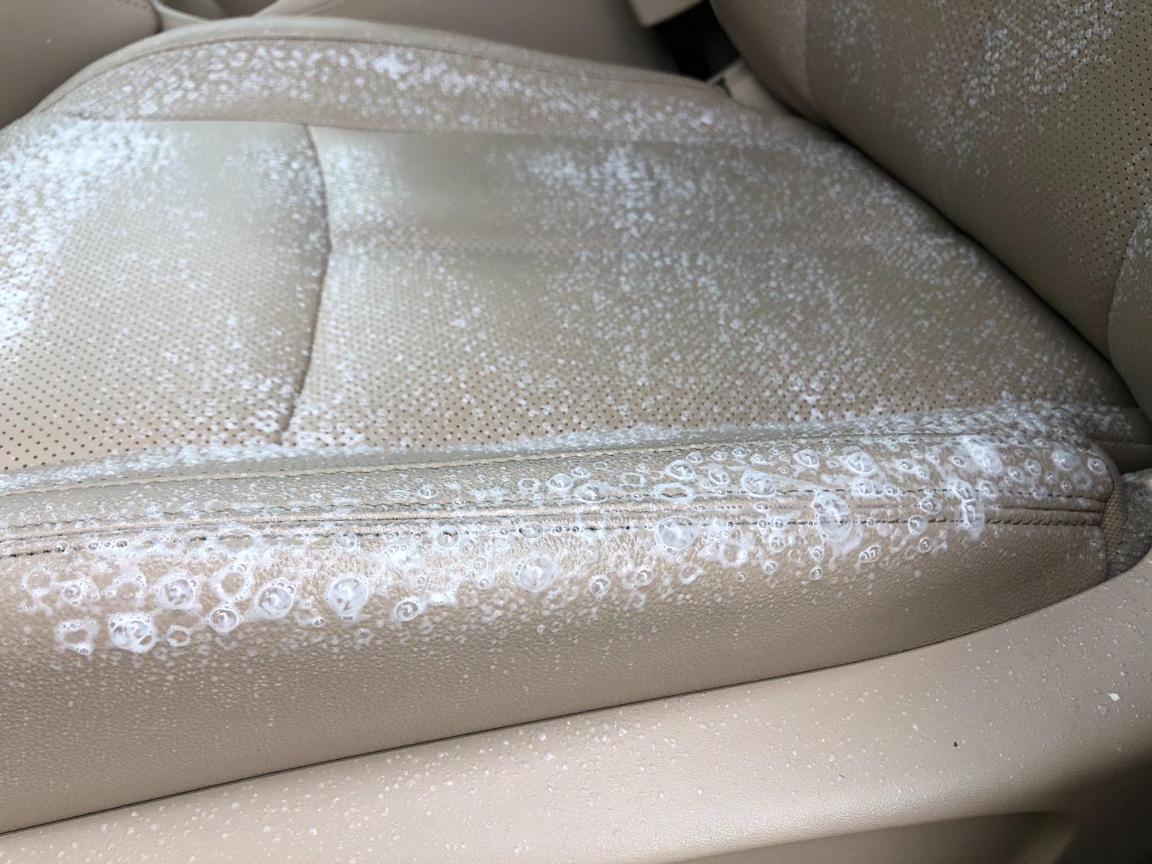 SONAX Leather Foam, Car Leather Cleaner and Conditioner for Seats, 13.02 oz customer photo 2