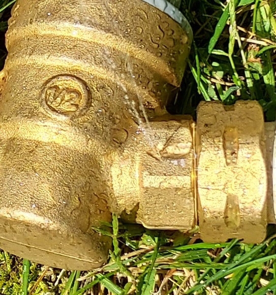 Valterra RV Water Regulator, Lead-Free Brass Adjustable Water Regulator with Pressure Gauge for Camper, Trailer, RV Plumbing System customer photo 2