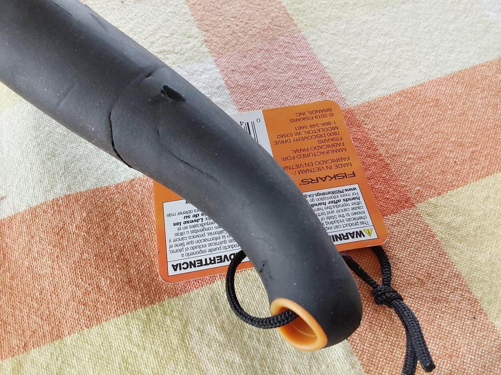Fiskars Ergo Garden Trowel, Heavy Duty Hand Tool for Digging and Planting customer photo 1