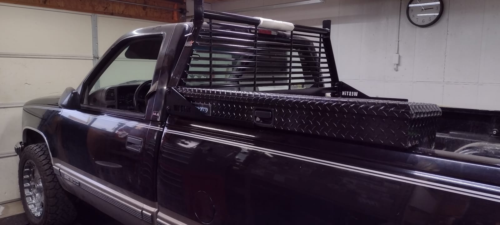 Westin 57-8025 HD Headache Rack fits 1988-2018 C/K Silverado Sierra 1500 (Exc 88-91 Crew Cab) 1999-2025 Silverado Sierra 2500 3500 2004-2025 F150 (Exc 04 Heritage 22+ Lightning EV) 2007-2021 Tundra customer photo 2