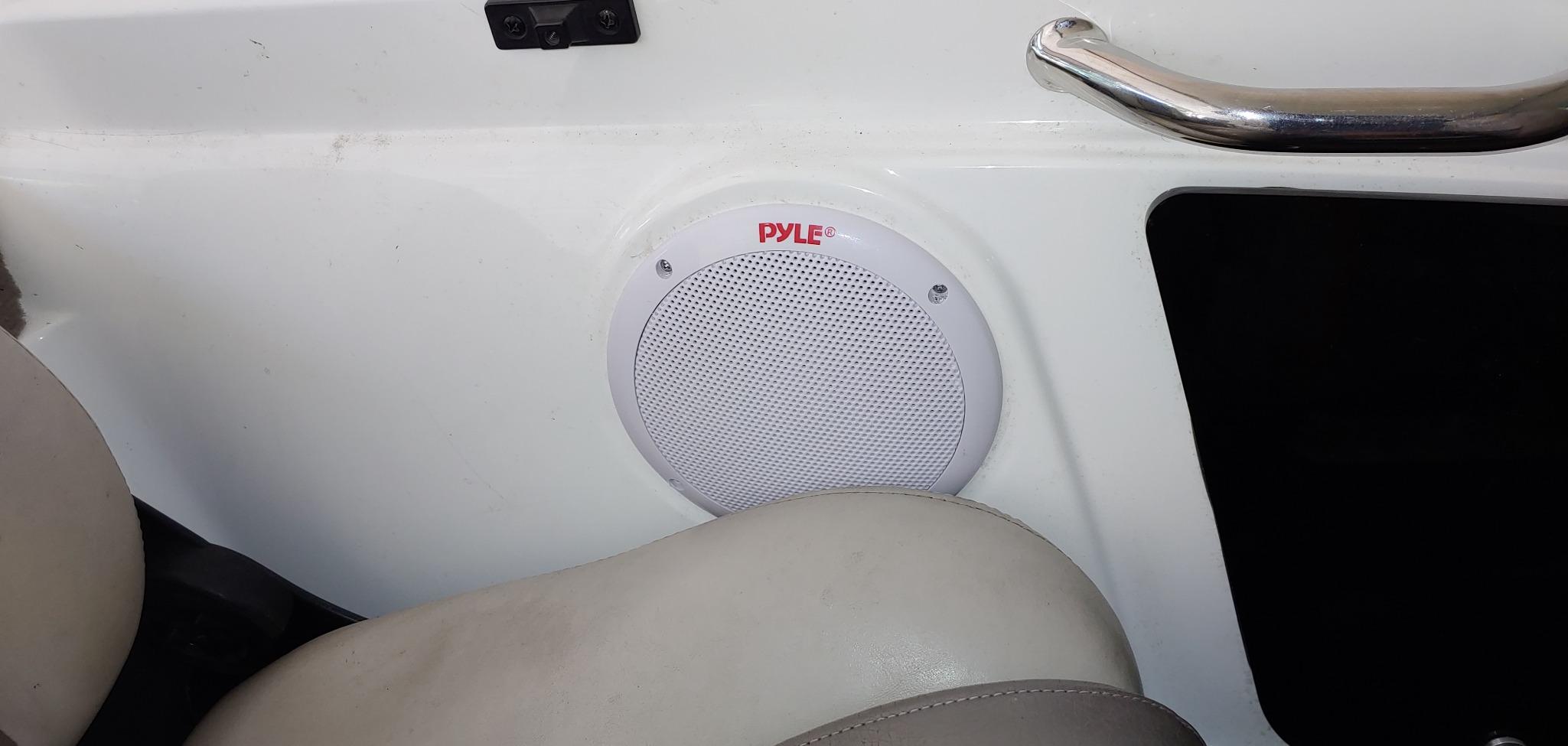 Pyle 6.5 Inch Dual Marine Speakers - 2 Way Waterproof and Weather Resistant Outdoor Stereo Sound System with 400 Watt Power, Polypropylene Cone and Butyl Rubber Surround - 1 Pair - PLMR605W(White) customer photo 2