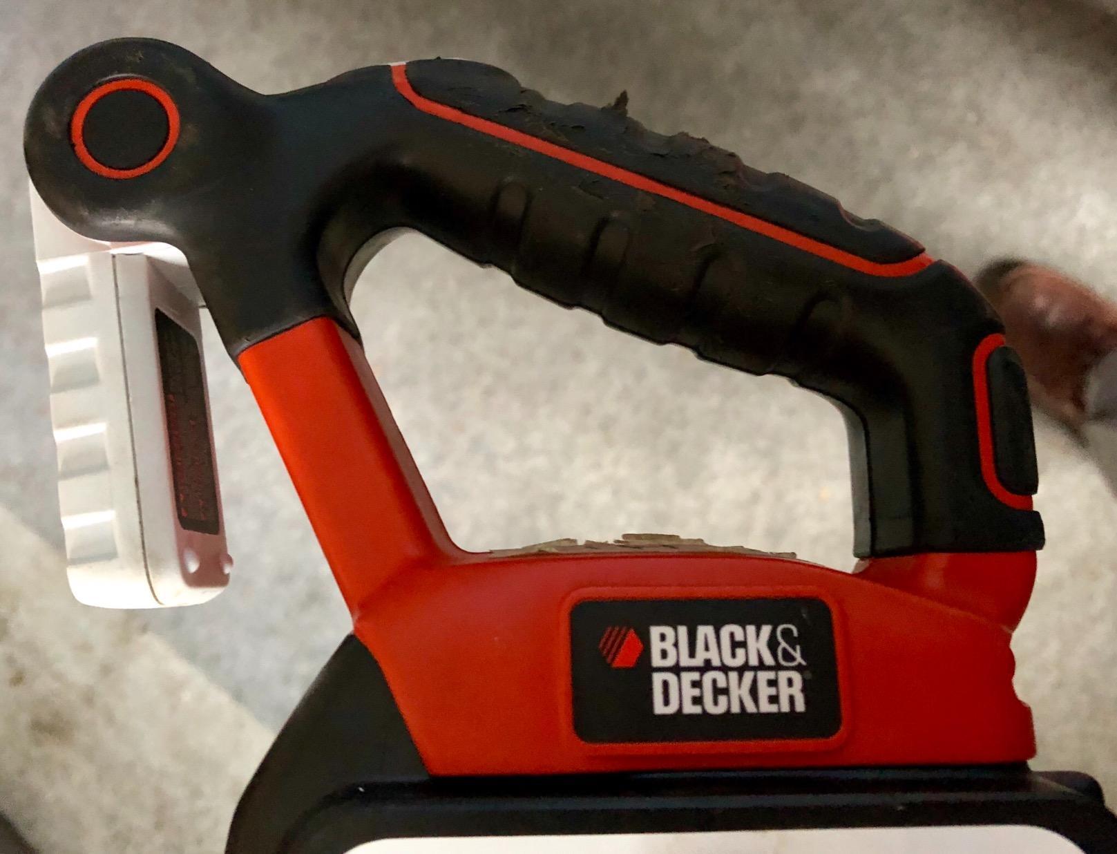 BLACK+DECKER 20V MAX* LED Work Light (BDCF20) customer photo 1